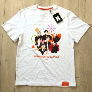 NWT BTS Permission to Dance on Stage Official Merch T Shirt in White Size S